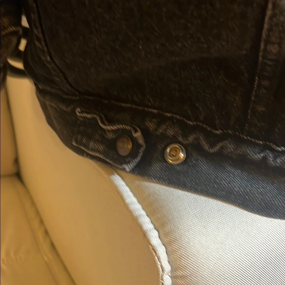 Levi's Charcoal Denim Jacket with White Lining - Picture 10 of 14